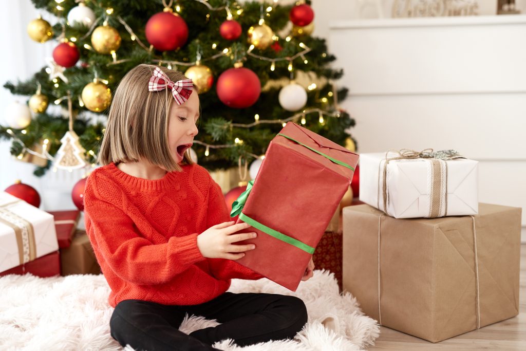 Tặng quà noel là nét văn hoá đẹp của người Việt